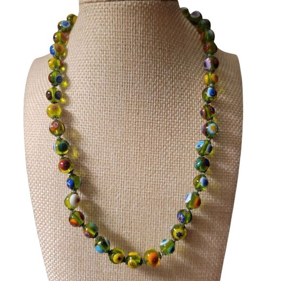 Green Glass Beaded Neacklace - Picture 1 of 6